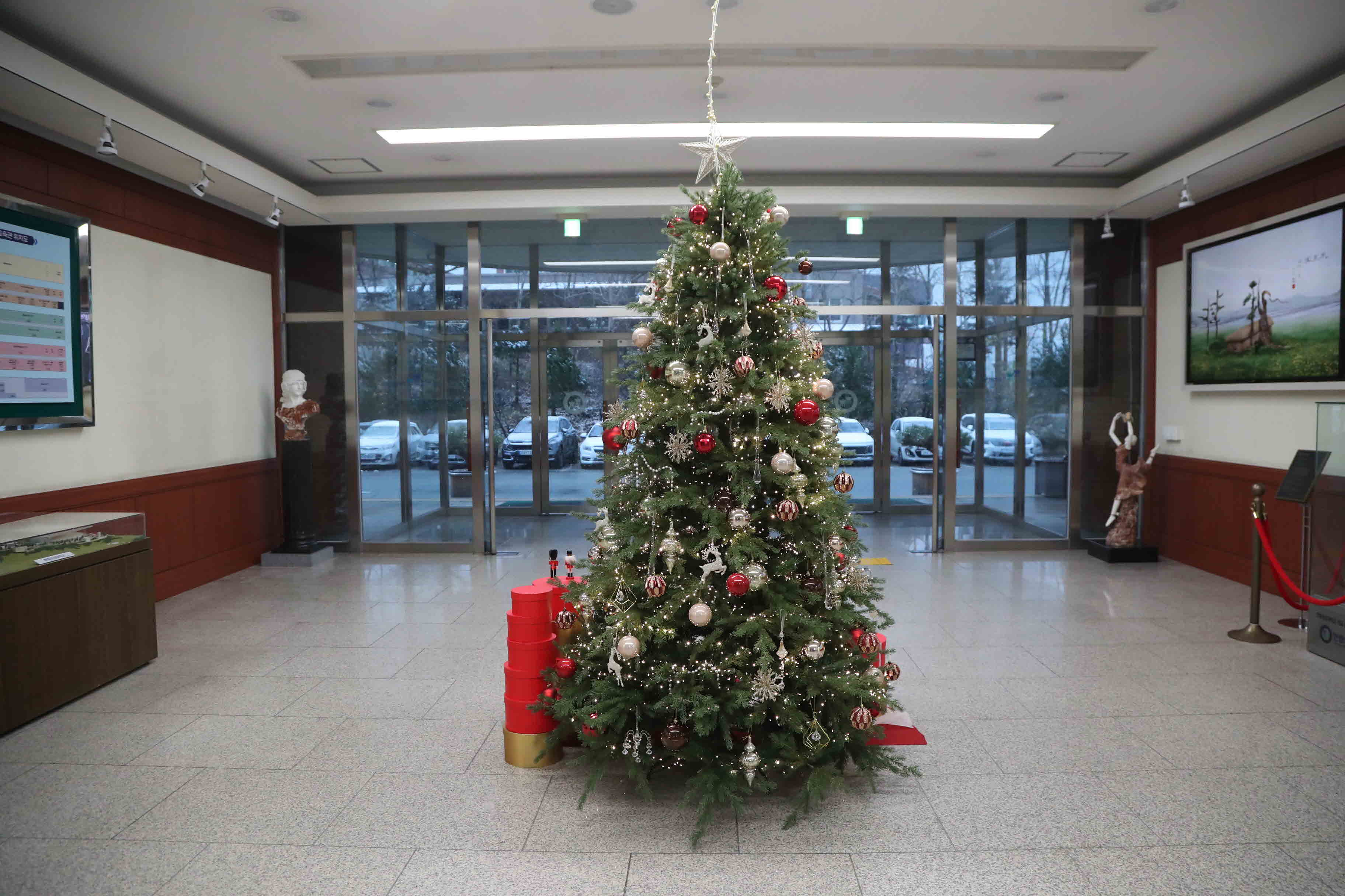 2024년 크리스마스 트리